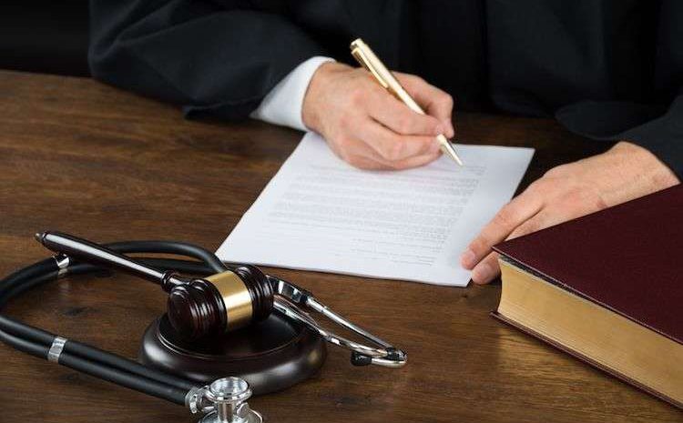 Why Hire a Medical Negligence Lawyer?